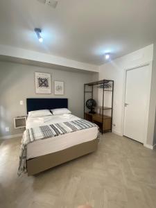 Studio Pinheiros metrô Oscar Freire e Av Paulista com ar condicionado