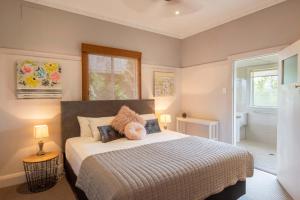 Clarence River Retreat - Oceanstays - Farmstay & Jetty