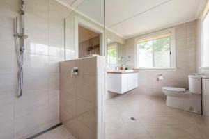 Clarence River Retreat - Oceanstays - Farmstay & Jetty