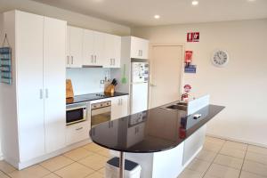 Watermark Apartment 2 - Bring your own linen.