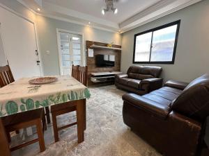 Apto moderno na rua da Feira de Artesanato