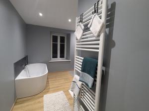 Maisons de vacances Gite cosy avec terrasse, proche Epinal, golf et lac, pour 6 pers, toutes commodites incluses - FR-1-589-430 : photos des chambres