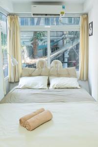 Heart of Hoan Kiem minimal elegant great window room