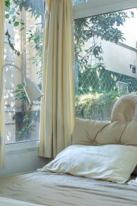 Heart of Hoan Kiem minimal elegant great window room