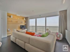 Apartment in Blankenberg with Sea Views