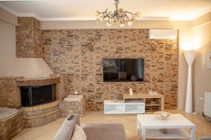 Gardiki Castle House