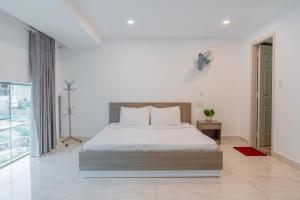 Red Coral Hotel