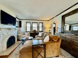 Spacious 3BR Home with Movie Theater - Canonsburg