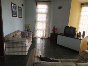 Casa com 5 suítes e piscina