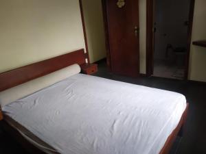 Casa com 5 suítes e piscina