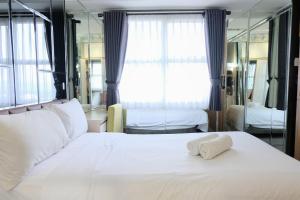 Spacious and Unique Studio with City View Apartment at Parahyangan Residence By Travelio