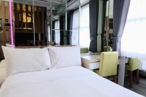 Spacious and Unique Studio with City View Apartment at Parahyangan Residence By Travelio