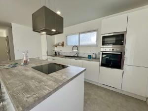 Maisons de vacances Maison lumineuse a Combrit, proche plages et commerces - FR-1-481-170 : photos des chambres