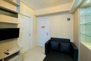 Great Choice and Comfy 2BR Green Pramuka City Apartment By Travelio