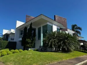 Casa Luxuosa no Condomínio Condado de Capão - 马基内