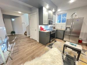 Comfortable and Beautiful Brand-New Suite BSMT-Two Bedroom, Two Washrooms