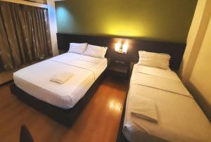 MAKATI Boutique Hotel near NAIA Airport Terminal 3 Edsa Pasay CBD