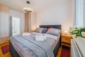 Modern Oasis With Terrace - Happy Rentals