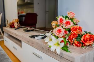 Modern Oasis With Terrace - Happy Rentals