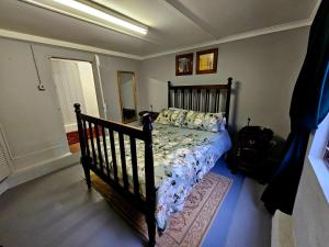 Tweni Farm Style Unit