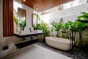 Tiny Villa Umalas - Stylish Modern 2BR near Canggu
