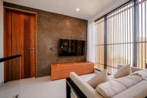 Tiny Villa Umalas - Stylish Modern 2BR near Canggu