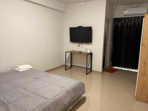 Phòng Deluxe Đơn có ban công (Deluxe Single Room with Balcony)