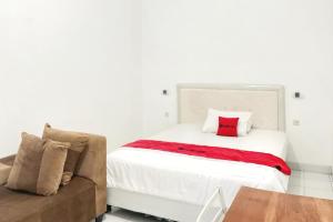 RedDoorz Syariah at Aziziah Homestay Lampung - 2hvězdičkové hotely ve městě Kedaton