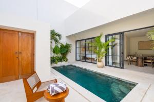 Tropical Chic Villa with Pool and Rooftop Canggu Area