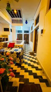 Hotel White House - A Family Homestay
