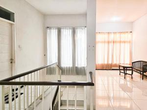 Hasana Guest House Syariah near Royal Plaza RedPartner