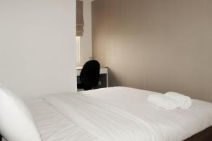 Minimalist and Comfort 2BR at Springlake Summarecon Bekasi Apartment By Travelio