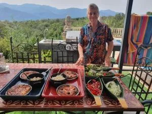 Villa la Cerisaie. - Oms