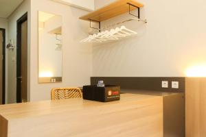 Nice and Cozy Studio at Monroe Tower Apartment By Travelio