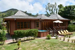 Heliconia Grove - 4hvězdičkové hotely ve městě Baie Sainte Anne