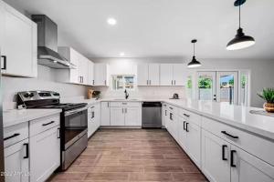 Peaceful Family Friendly 4 Bedroom Home with pool