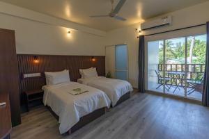 Dhoadhi Beach Maldives