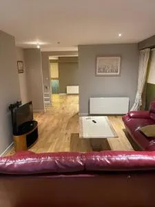 5 beds ,4 bedroom duplex west of Glasgow near city centre - Cardonald