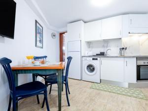 2A Cozy Las Flores with Pool