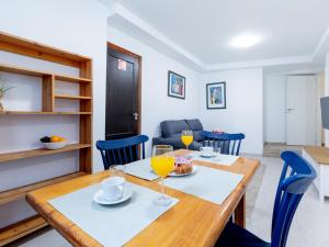 1i. Cozy Las Flores with Pool