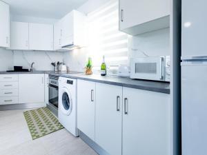 1L. Cozy Las Flores with Pool