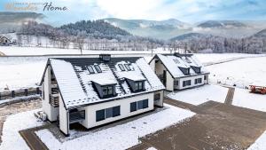 Wonder Home - Domek Sielsko Czarodziejsko blisko Karpacza, z kominkiem, z widokiem na góry i tarasem