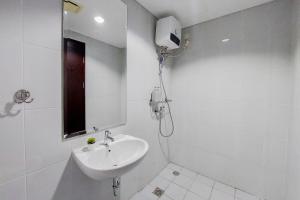 Comfort Studio at Casa De Parco Apartment By Travelio