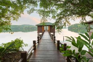 Laguna Quexil, Desarrollo de Tayasal Flores, Petén, Guatemala.