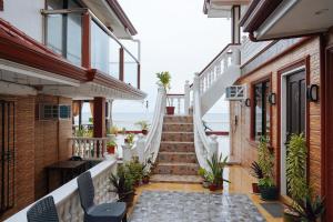 RedDoorz Plus at Billys Resort Oslob