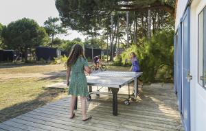 Campings Domaine Residentiel de Plein Air Les Tamarins : photos des chambres
