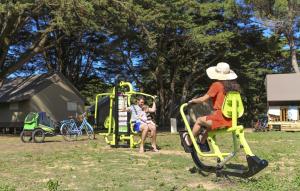 Campings Domaine Residentiel de Plein Air Les Tamarins : photos des chambres