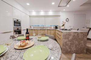 Dolmen Court Qawra fl13 w shared pool! by Homely