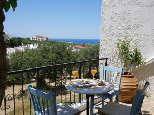 Christina's Villa with sea view