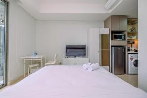 Elegant Studio with Pool and Sea View at Gold Coast Apartment By Travelio